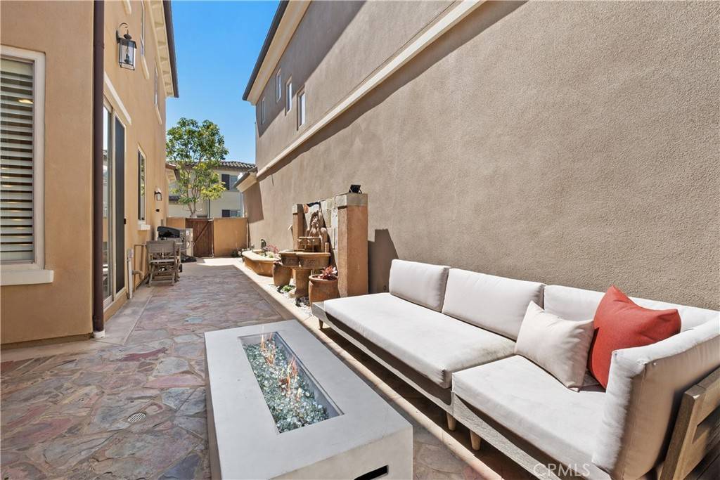 Irvine, CA 92620,182 Rhapsody