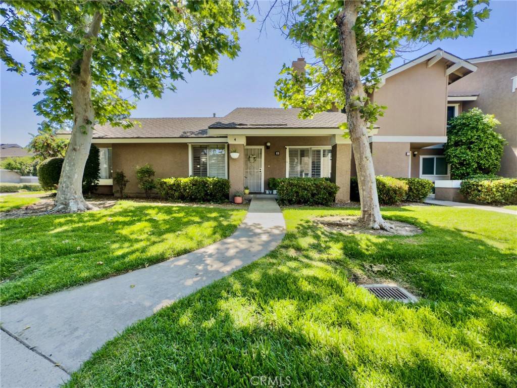 8 Pierre #18, Irvine, CA 92604