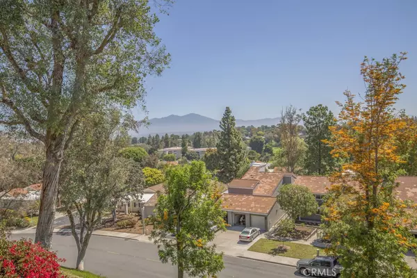 Laguna Woods, CA 92637,3336 Punta Alta #2F