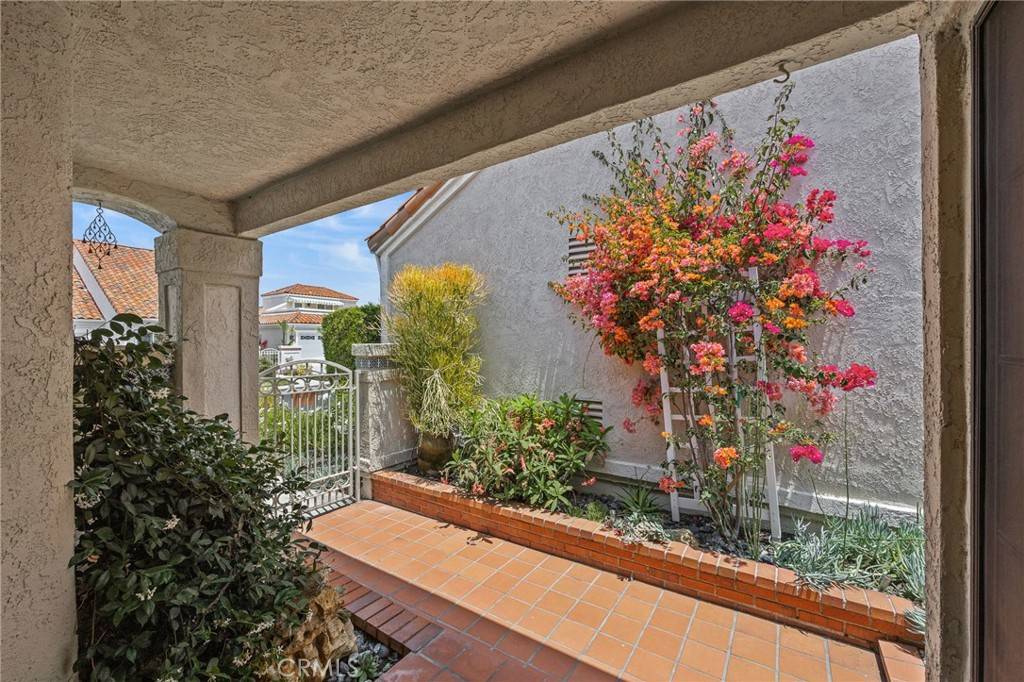 Mission Viejo, CA 92692,28406 Buena Vista