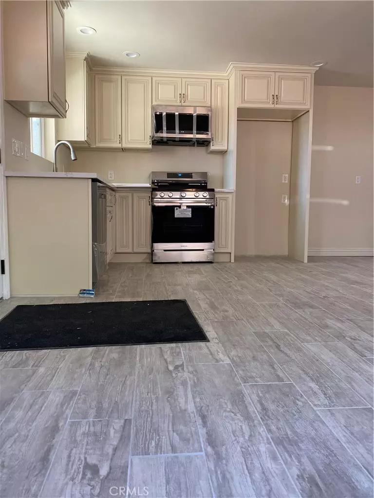 Santa Ana, CA 92703,1727 W Santa Ana BLVD