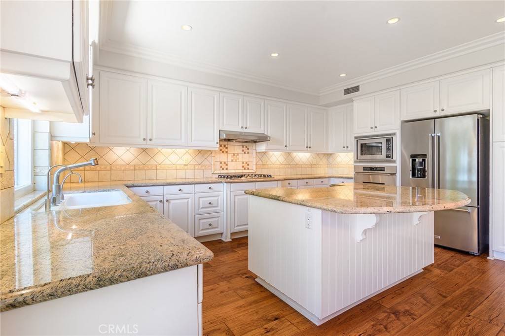 Aliso Viejo, CA 92656,20 Groveside DR