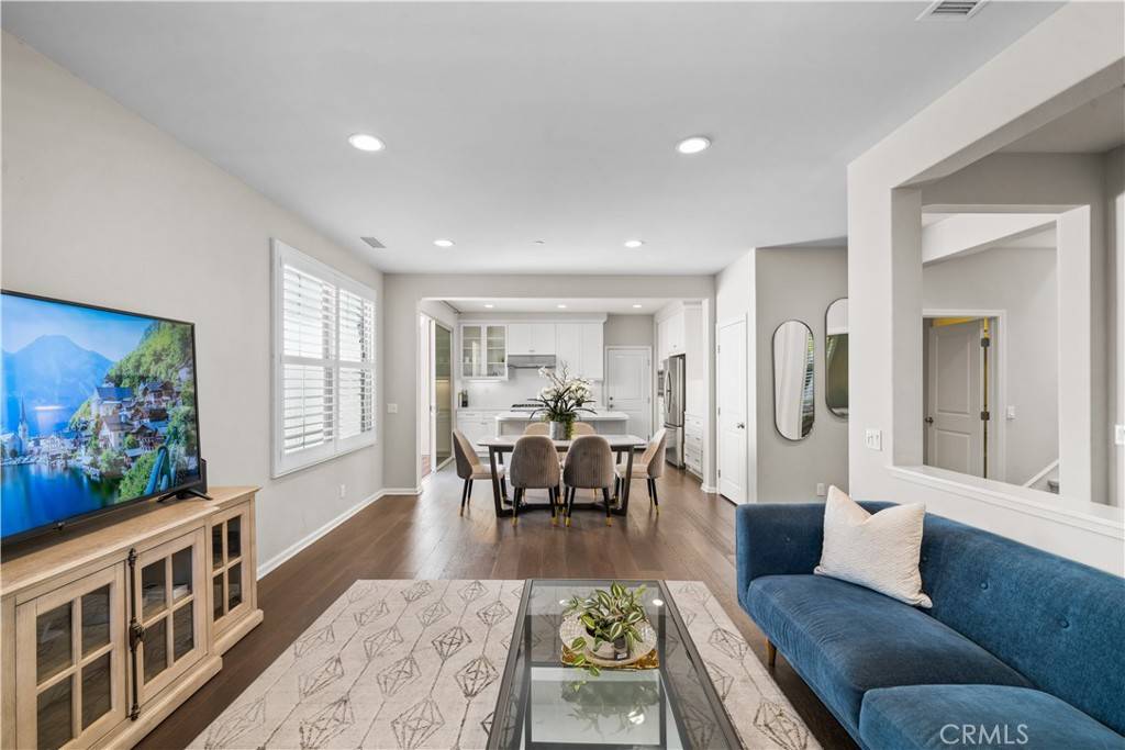 Irvine, CA 92620,66 desert pine