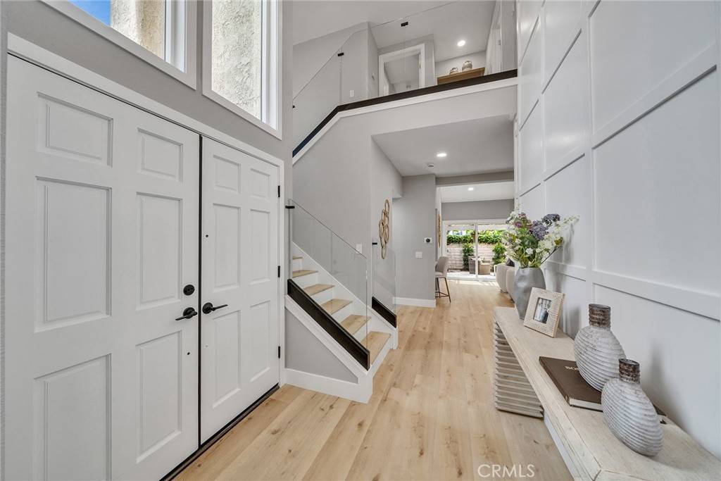 Irvine, CA 92612,10 Lassen