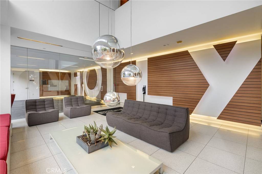 Hollywood, CA 90028,6735 Yucca St #404