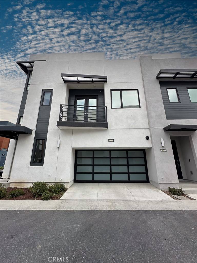Tustin, CA 92782,178 Waypoint