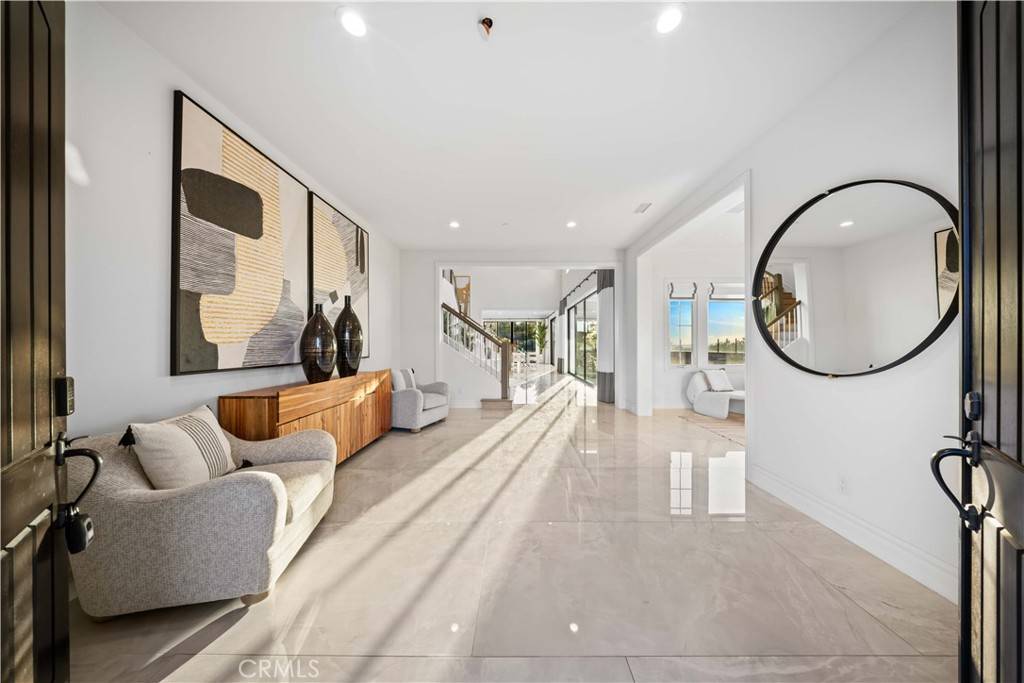 Irvine, CA 92602,100 Headwaters