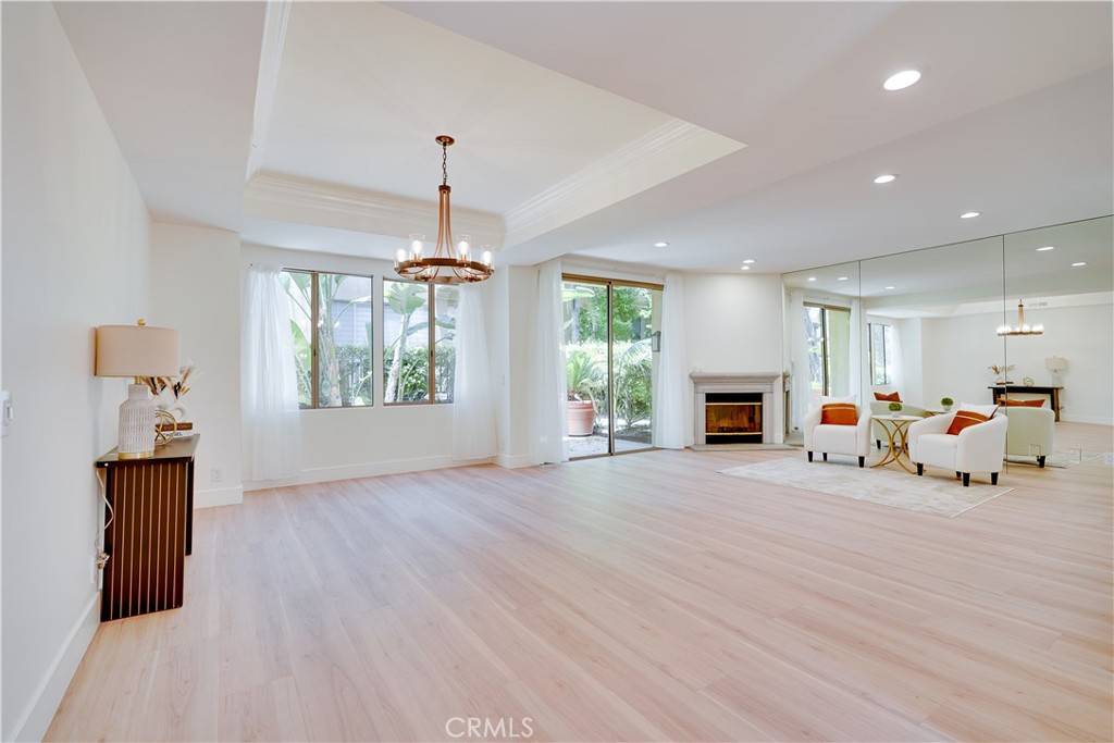 Newport Beach, CA 92660,417 Bay Hill DR