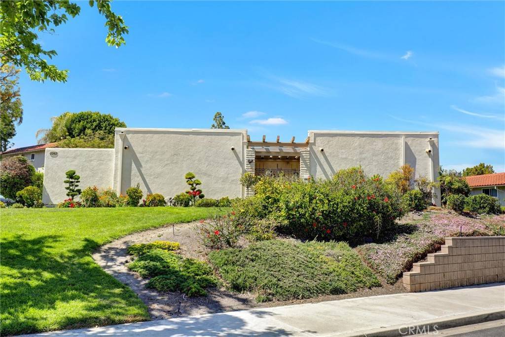 Laguna Woods, CA 92637,2262 Via Puerta #A