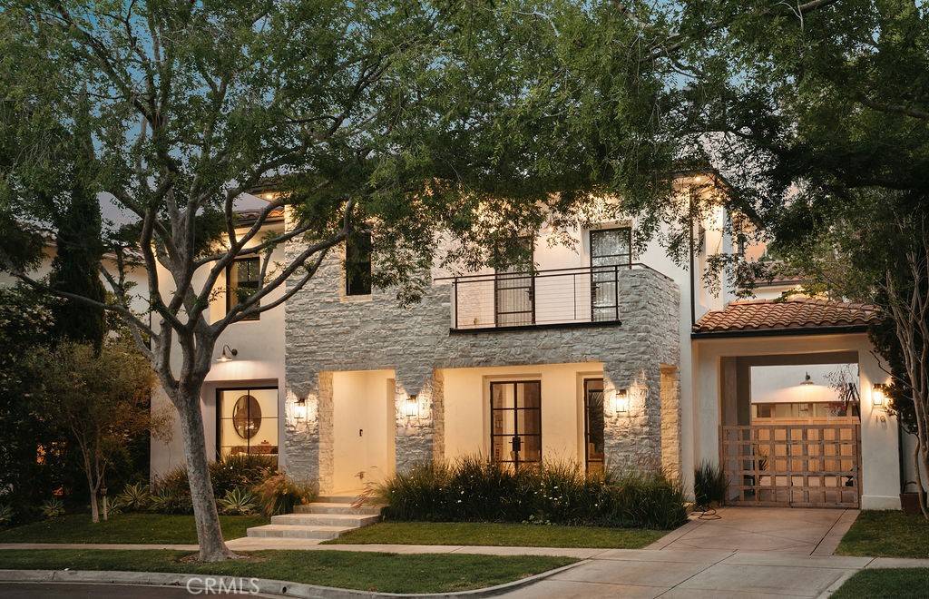 10 Seabluff, Newport Beach, CA 92660