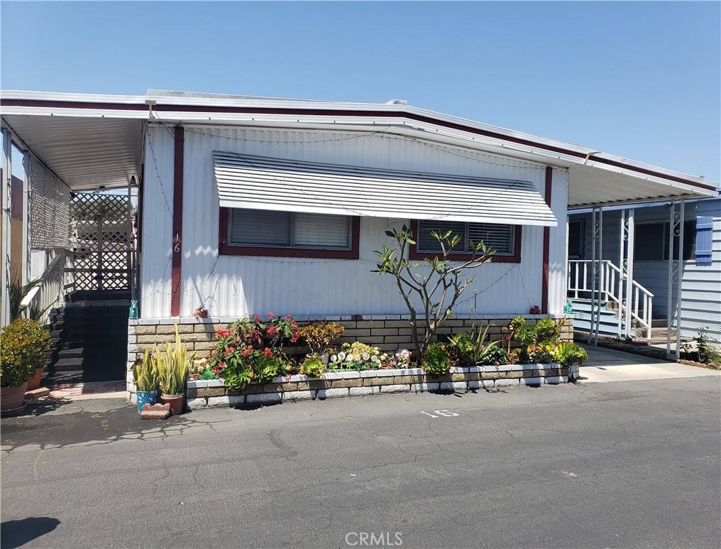 Santa Ana, CA 92703,3929 W 5th ST #16