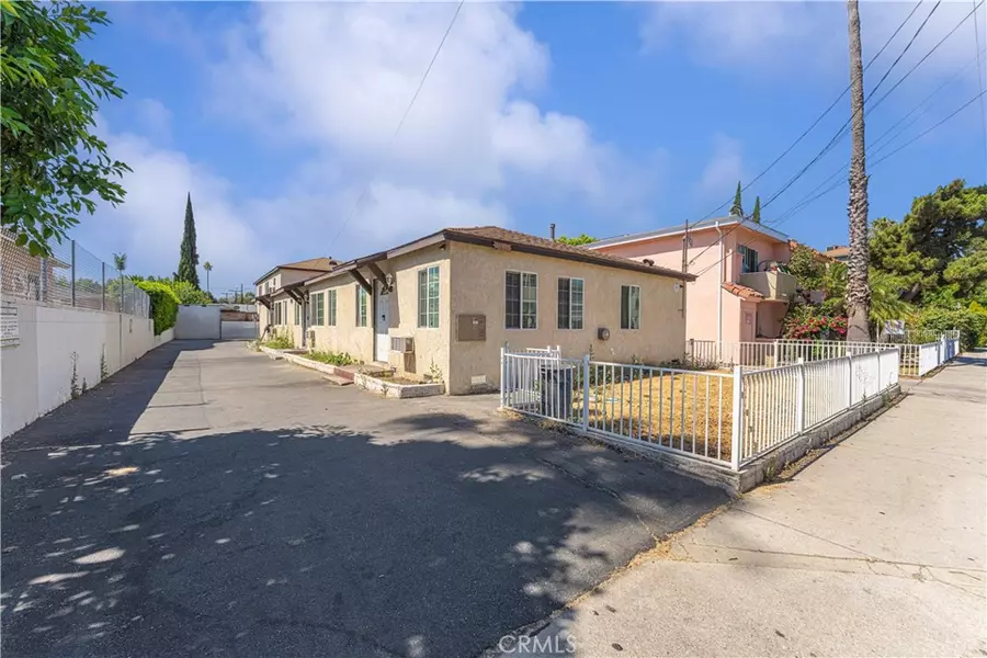 13810 Sherman WAY, Van Nuys, CA 91405