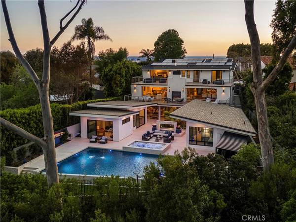552 Seaward Rd, Corona Del Mar, CA 92625