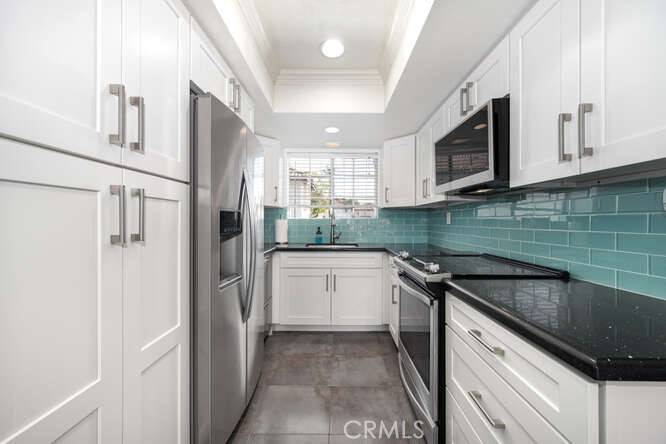 Mission Viejo, CA 92691,23391 La Crescenta #270C