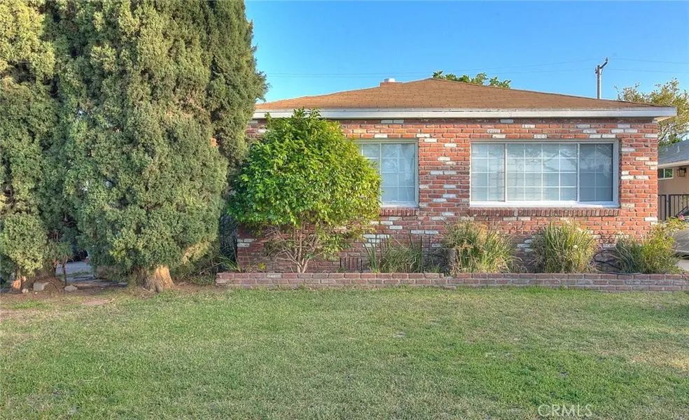 1334 W 11th ST, Santa Ana, CA 92703