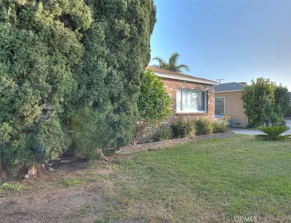 Santa Ana, CA 92703,1334 W 11th ST