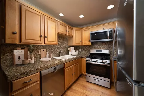 Irvine, CA 92612,155 Oxford #37