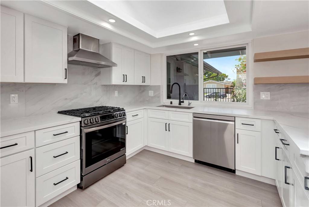 Los Alamitos, CA 90720,3242 Yellowtail DR