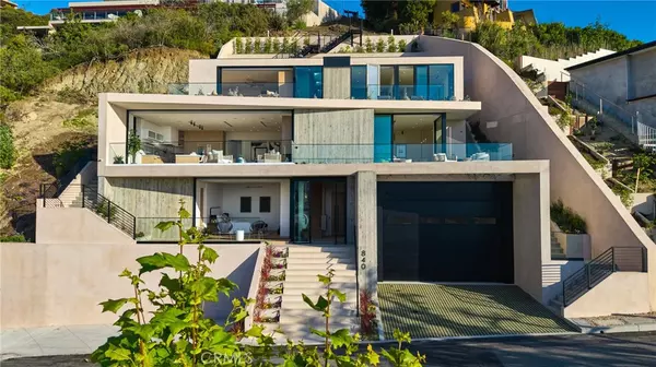 Laguna Beach, CA 92651,840 Gainsborough DR