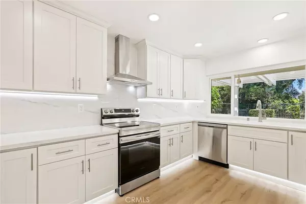 Anaheim Hills, CA 92807,412 S Oakgrove CIR