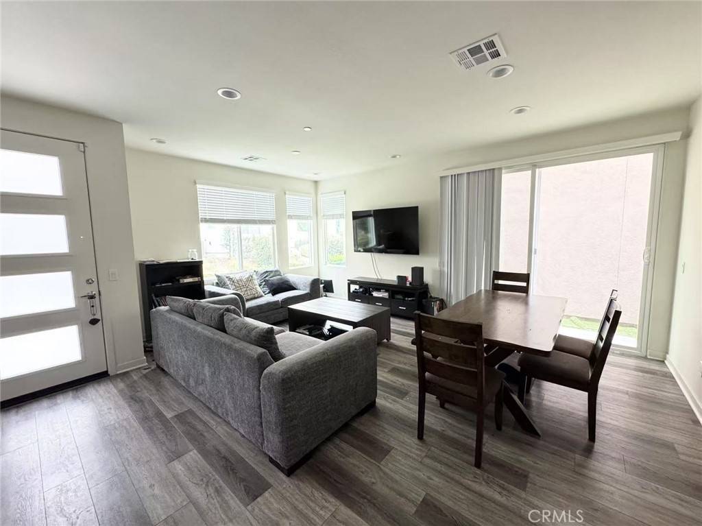 Irvine, CA 92618,594 Cultivate