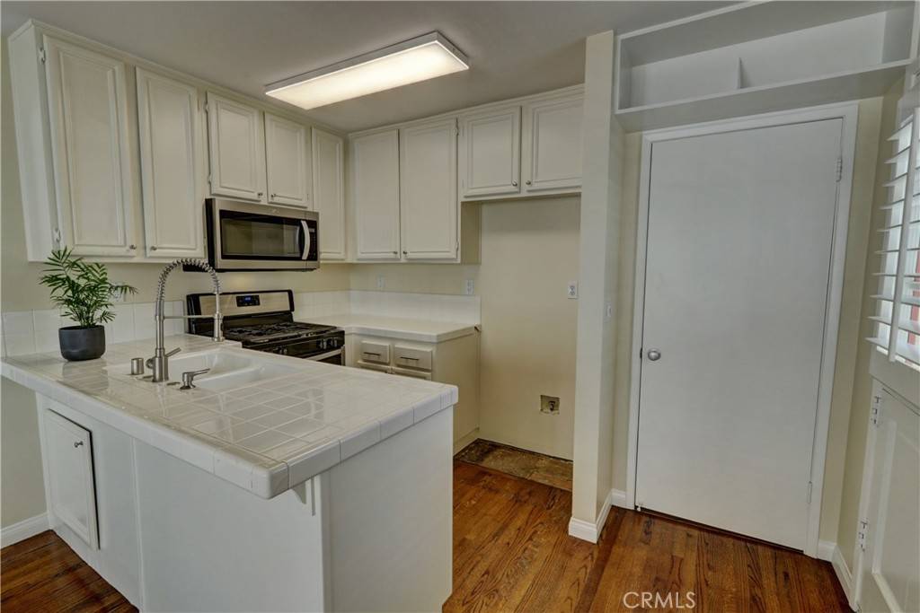 Corona Del Mar, CA 92625,425 1/2 Dahlia AVE