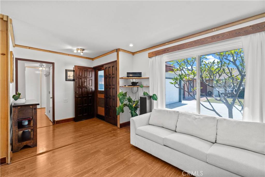 Laguna Hills, CA 92653,22582 Catania