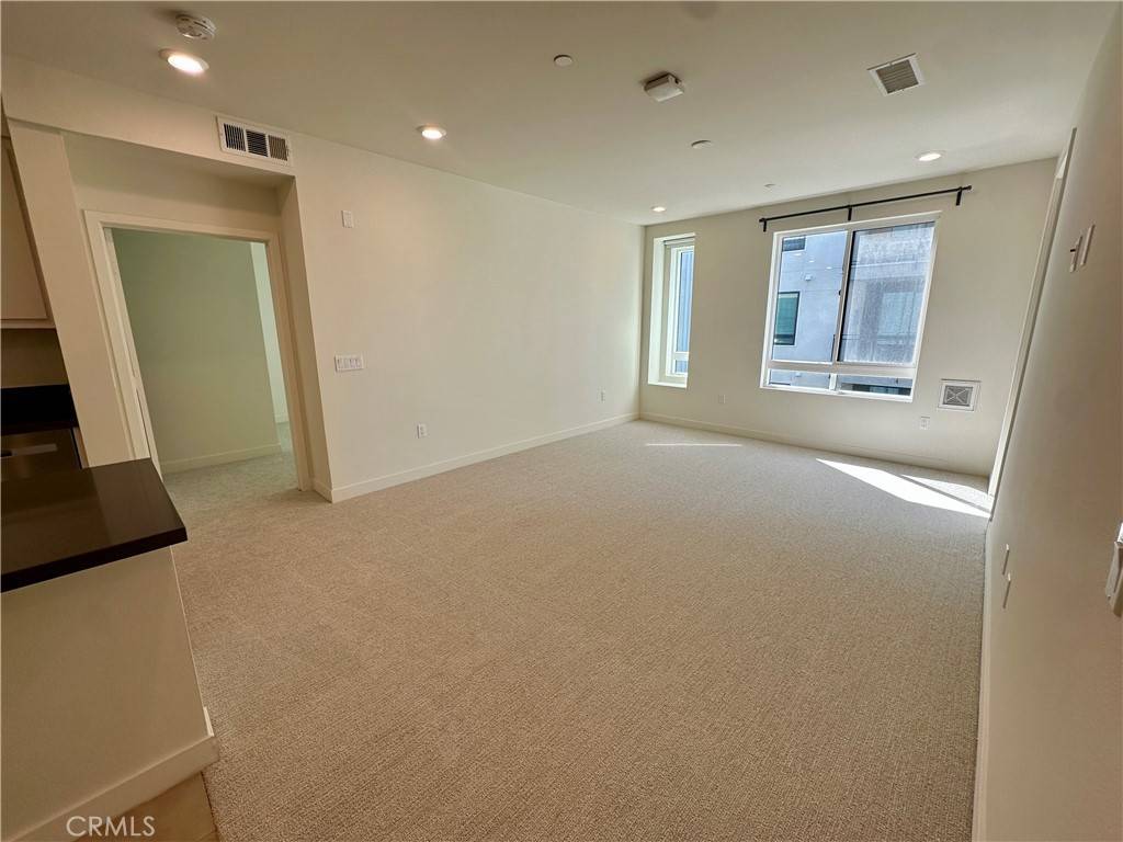 Irvine, CA 92612,1326 Nolita