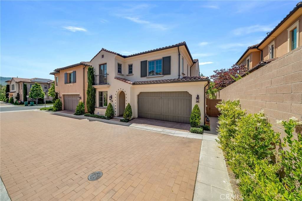 Irvine, CA 92602,127 Toretta