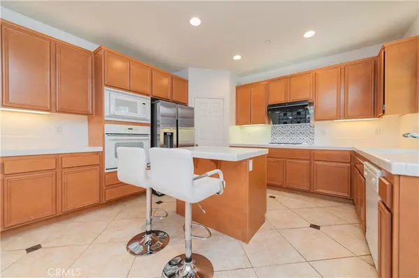 Fontana, CA 92336,15752 Mimosa CT