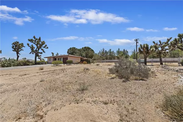 Yucca Valley, CA 92284,56287 Navajo TRL