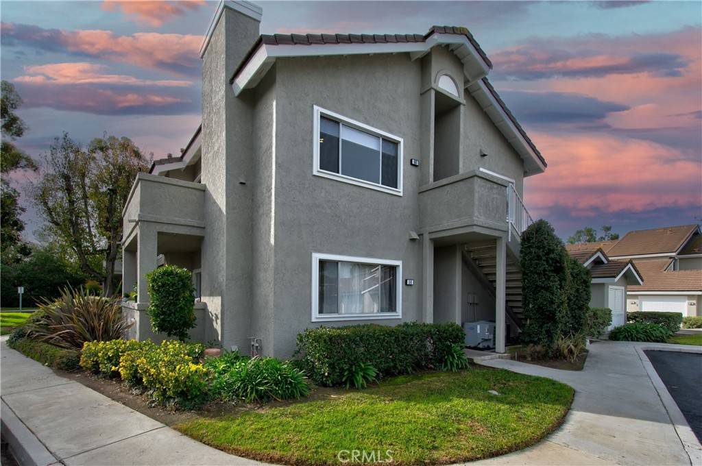 Irvine, CA 92614,60 Greenmoor #30