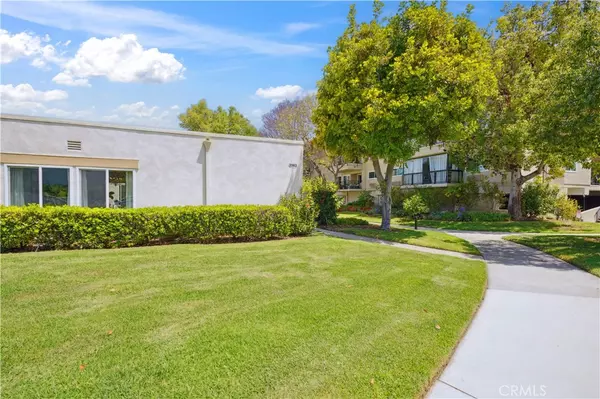 Laguna Woods, CA 92637,2383 Via Mariposa W #C