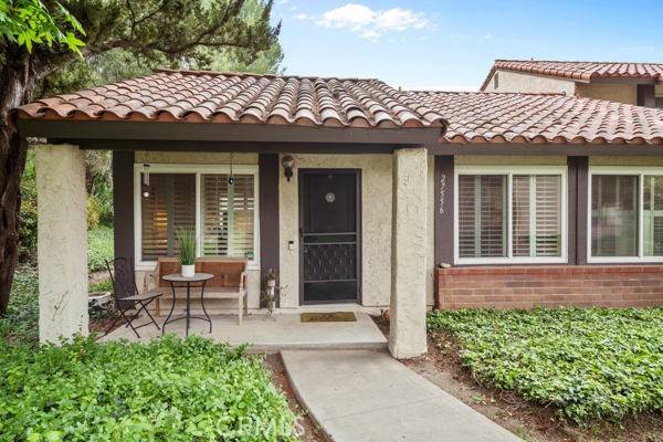 Agoura Hills, CA 91301,27556 Rondell ST