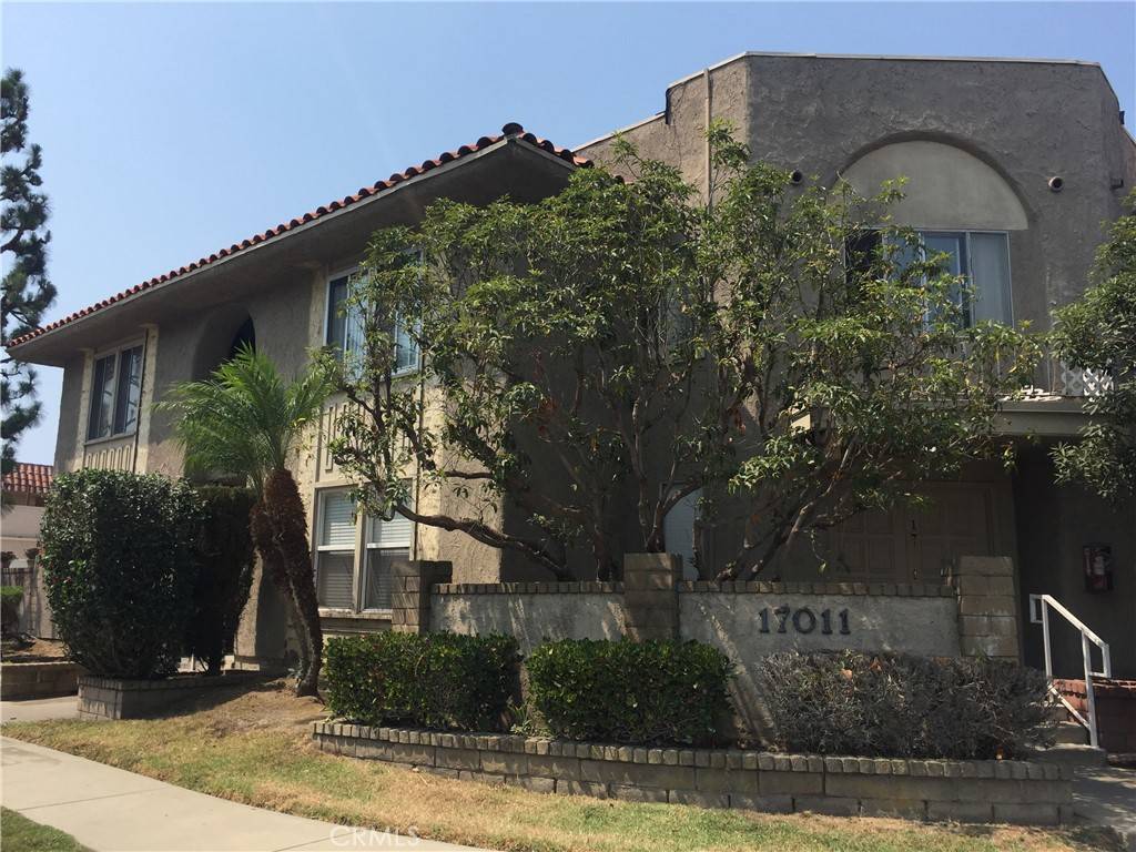17011 Sims LN #6, Huntington Beach, CA 92649