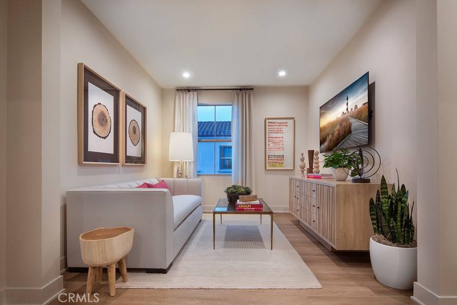 Irvine, CA 92618,110 Rimstone