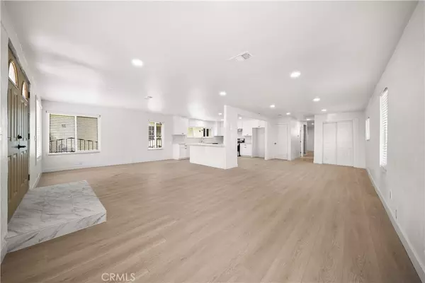 Los Angeles, CA 90043,5832 6th AVE