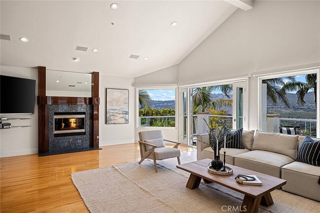San Clemente, CA 92673,1110 Novilunio