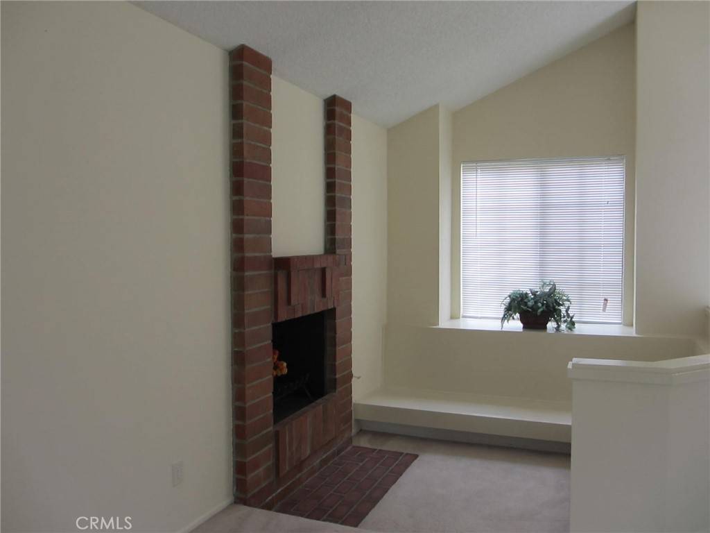 Irvine, CA 92614,15 Whistling