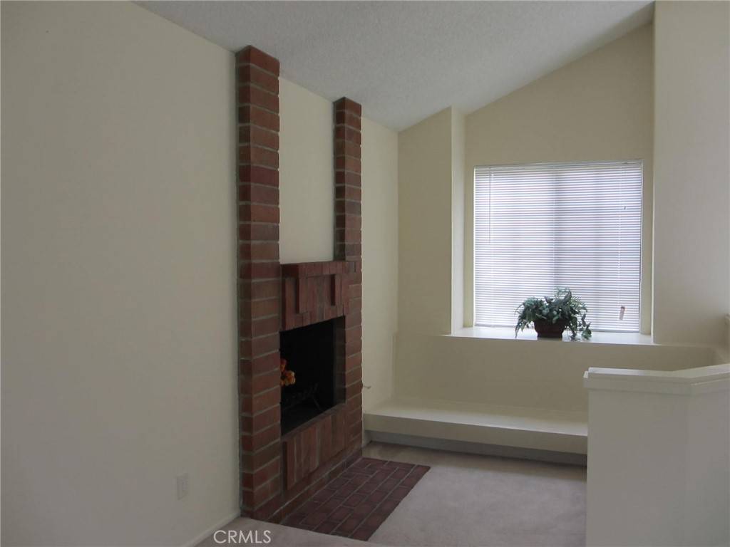 Irvine, CA 92614,15 Whistling