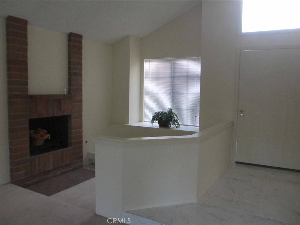Irvine, CA 92614,15 Whistling