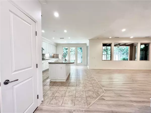 Irvine, CA 92618,38 Lupari