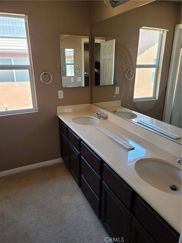 Corona, CA 92883,11318 Chinaberry ST
