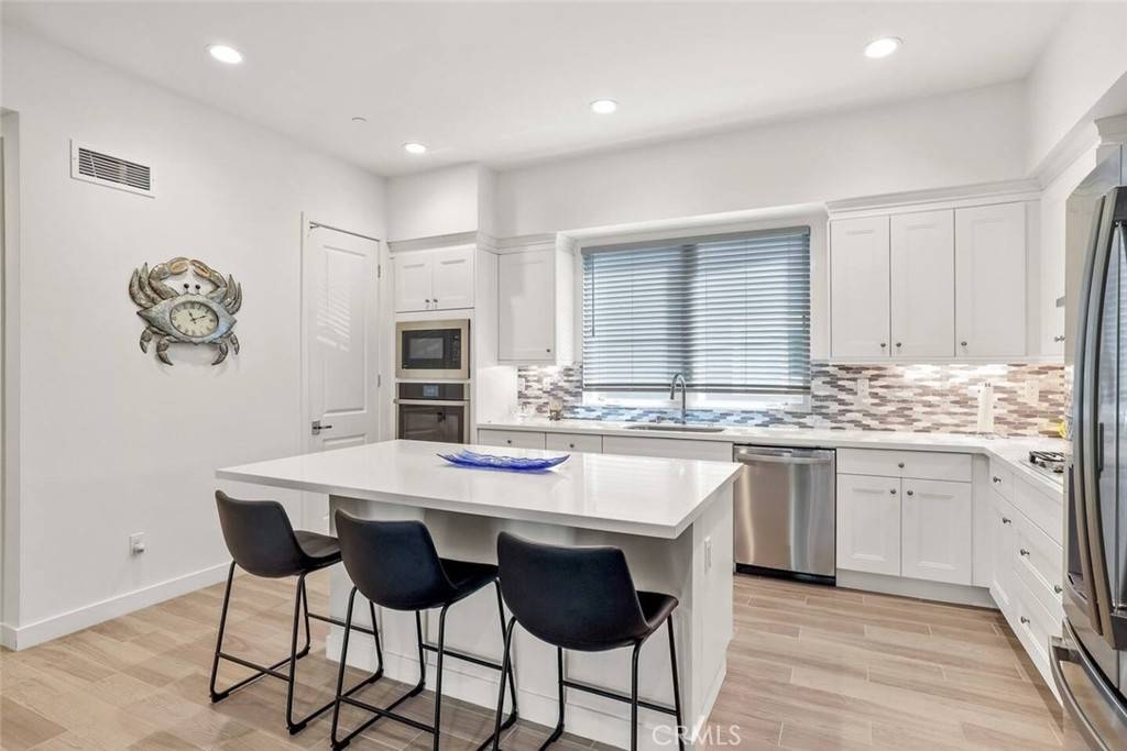 Dana Point, CA 92629,985 Doheny WAY