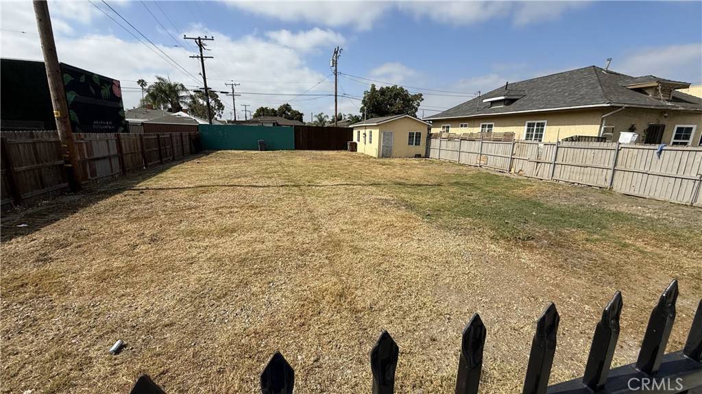 Compton, CA 90220,558 W Compton BLVD