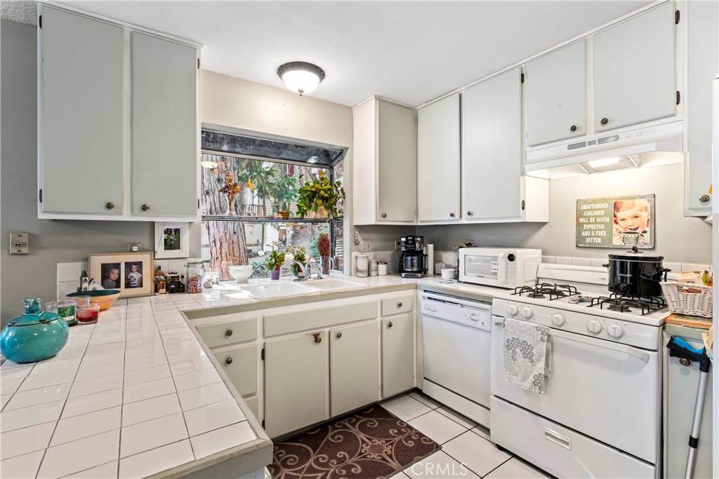 Twin Peaks, CA 92391,769 Sierra Vista DR
