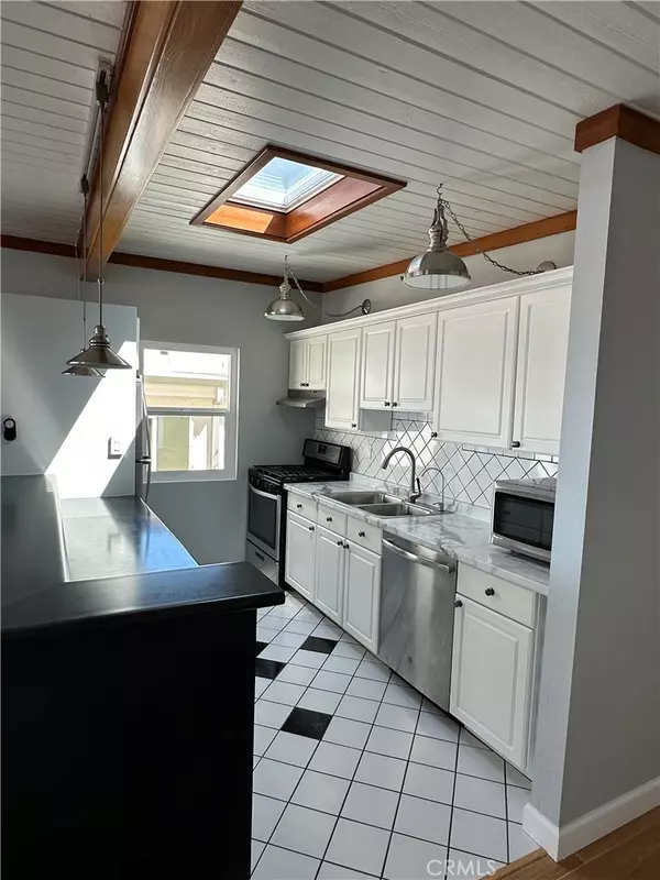 Laguna Beach, CA 92651,1064 Santa Ana ST