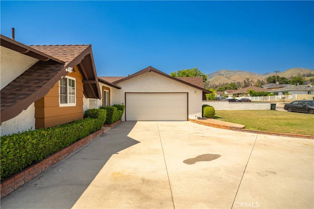 San Bernardino, CA 92404,5422 Golondrina DR
