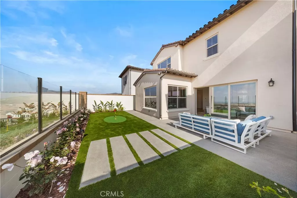 Irvine, CA 92618,102 glydon