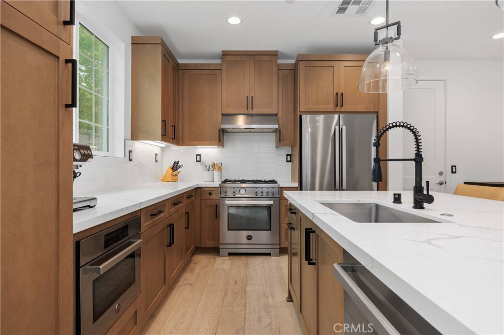 Encinitas, CA 92024,1146 East Cove PL